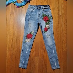 Embroidered Floral Skinny Jeans